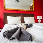 Apartamento Backstein Mit Zentraler Lage Im Gruenen Kostenfreien Parkplaetzen Und 8 E - Ladestationen Schwerin (Mecklenburg-Vorpommern)