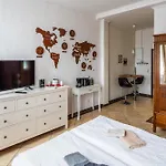 Backstein Mit Zentraler Lage Im Gruenen Kostenfreien Parkplaetzen Und 8 E - Ladestationen Apartamento Schwerin (Mecklenburg-Vorpommern)