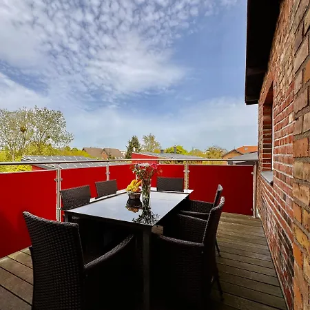Apartment Backstein Mit Zentraler Lage Im Grünen Kostenfreien Parkplätzen Und 8 E - Ladestationen