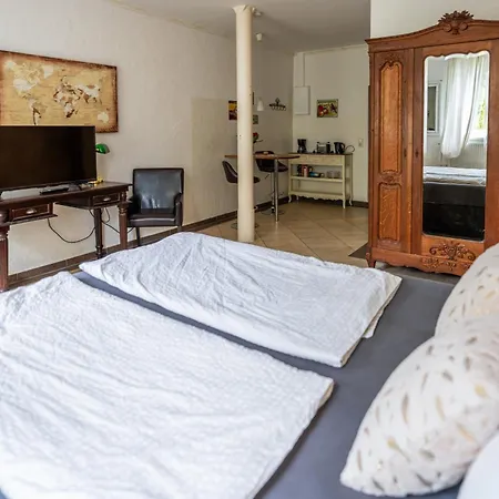 Apartment Backstein Mit Zentraler Lage Im Grünen Kostenfreien Parkplätzen Und 8 E - Ladestationen *