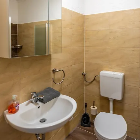 Apartment Backstein Mit Zentraler Lage Im Grünen Kostenfreien Parkplätzen Und 8 E - Ladestationen Schwerin (Mecklenburg-Vorpommern)
