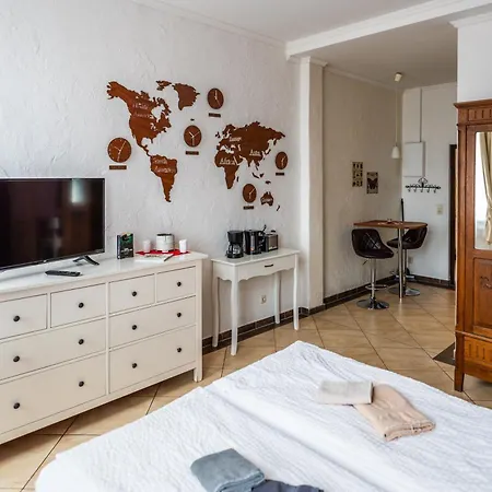 Backstein Mit Zentraler Lage Im Grünen Kostenfreien Parkplätzen Und 8 E - Ladestationen Apartment Schwerin (Mecklenburg-Vorpommern)