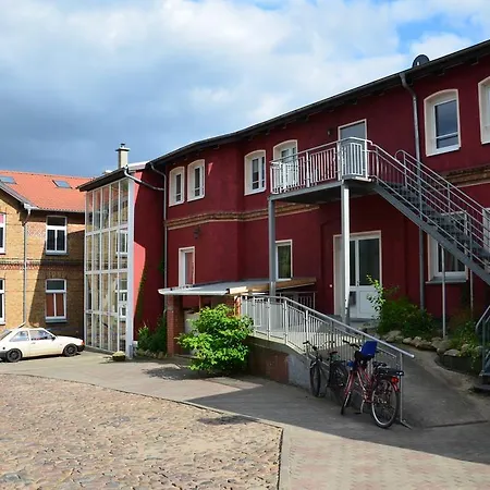 Apartment Backstein Mit Zentraler Lage Im Grünen Kostenfreien Parkplätzen Und 8 E - Ladestationen Schwerin (Mecklenburg-Vorpommern)